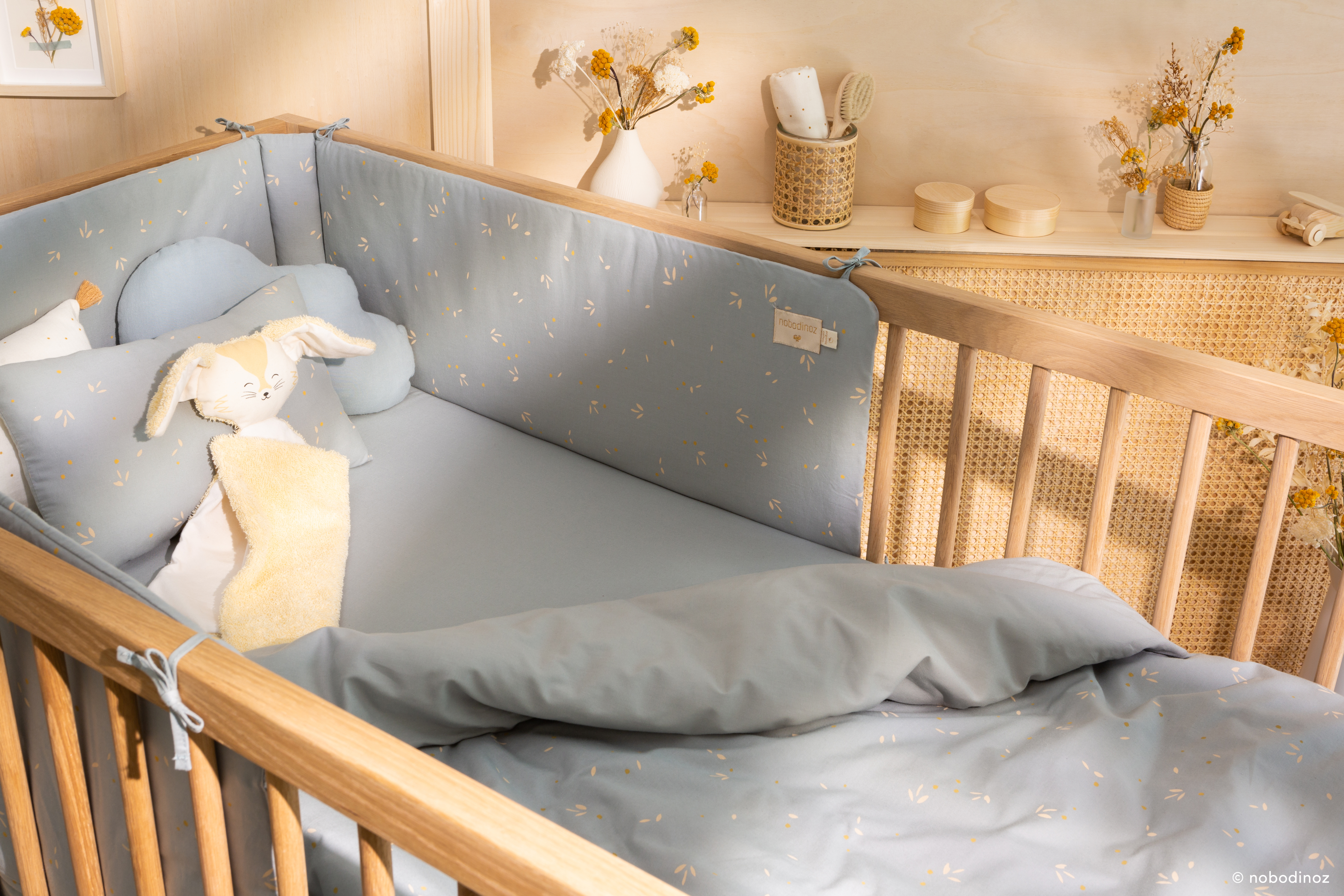 Nest-cot-bumper-willow-soft-blue-nobodinoz-2-8435574919502